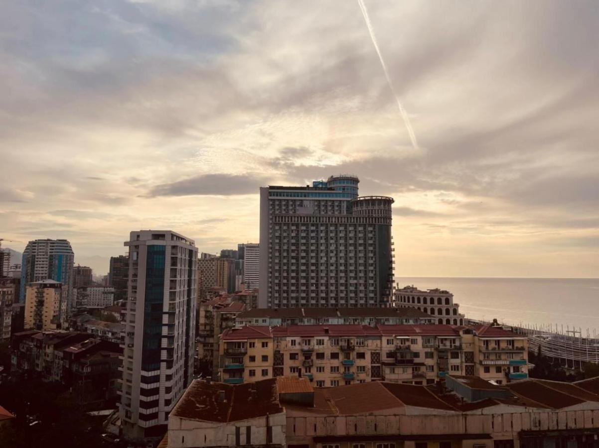 Orbi City Batumi Bagian luar foto