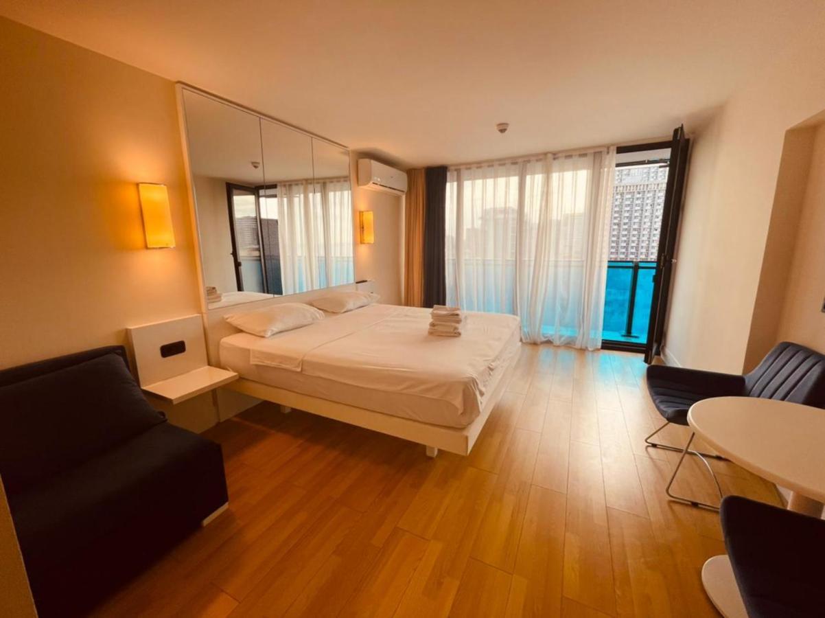 Orbi City Batumi Bagian luar foto